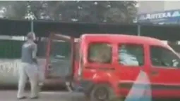 У контейнери на Львівській у Луцьку знову привезли сміття із села