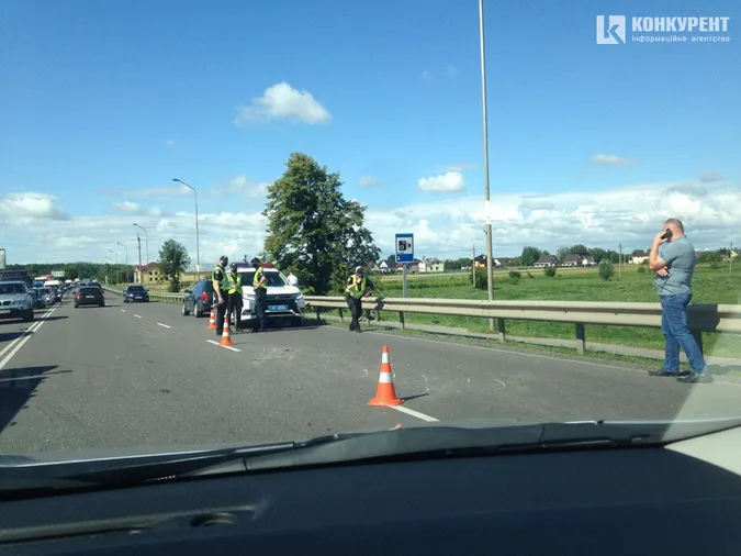 У Рованцях – аварія: потовчені чотири автівки (відео, фото, оновлено)