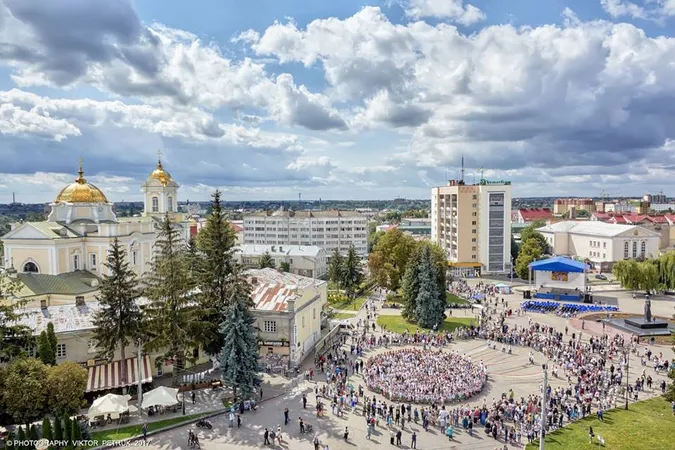 Вишиваний Луцьк з пташиної висоти (фото) 