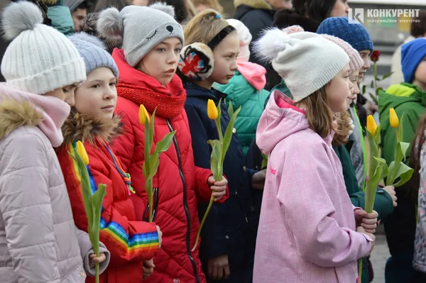 Луцьк сумує: місто вшановує пам’ять Героїв (фото, відео)