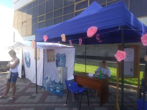 На Театральному майдані у Луцьку можна обстежити груди