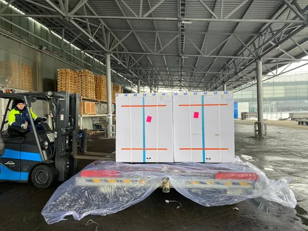 В Україну прибула перша партія вакцини Oxford/AstraZeneca проти COVID-19