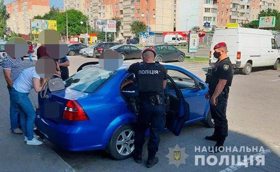 У Луцьку затримали наркодилера (фото)