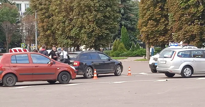 Аварія біля «історичного» спричинила величезний затор у центрі Луцька (фото)