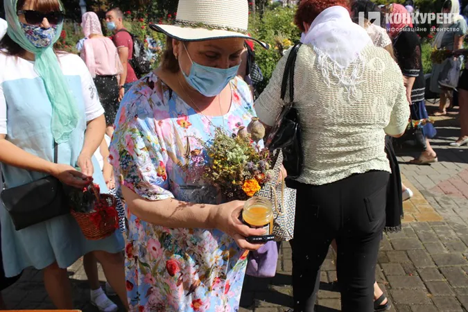 Як у центрі Луцька святкували Медового Спаса (фото)