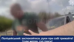 «Брикався» і кусався: у Луцьку патрульні оприлюднили деталі затримання агресивного депутата (відео)