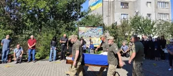 Загинув у ДТП: на Волині попрощались з Героєм Олександром Вахнованом (фото)