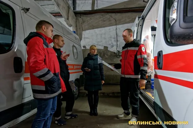 «Інколи немає часу випити чай» – як на Волині працюють ковідні медичні бригади (фото)