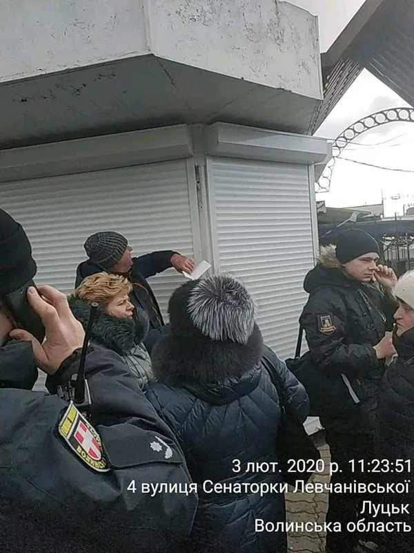 Підприємці просять муніципалів допомогти їм з’їхати зі Старого ринку (фото)