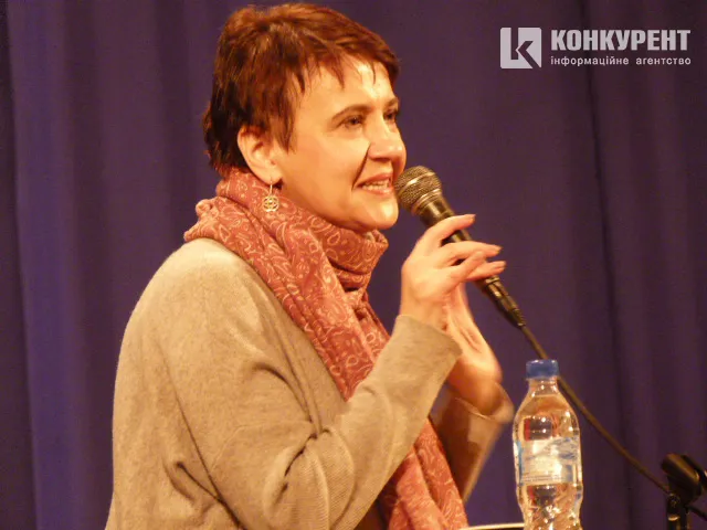 Янукович вкрав день Лесі Українки, - Оксана Забужко у Луцьку (Фото)
