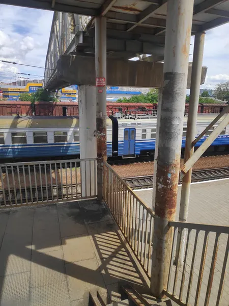 У Луцьку заржавів залізничний міст (фотофакт)