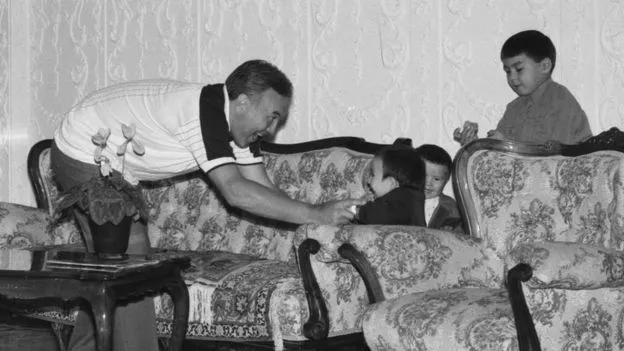 Внук експрезидента Казахстану Назарбаєва під «кайфом» покусав копів у Лондоні