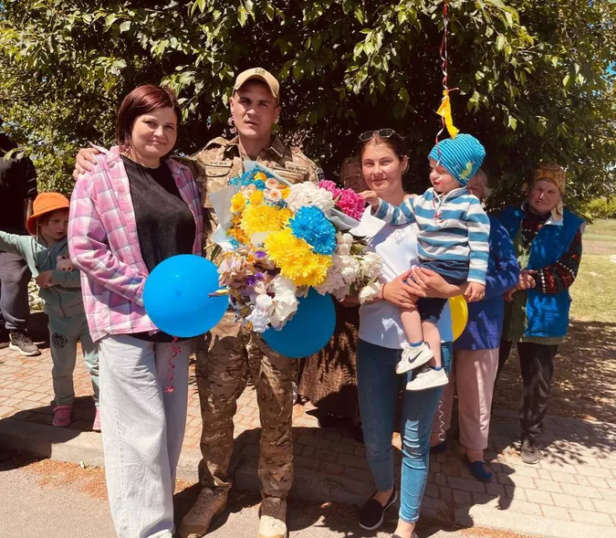 Додому на Волинь повернувся звільнений з полону Захисник Вадим Яковський (фото)