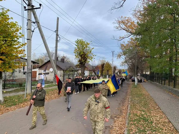 На Волині попрощалися з полеглим воїном Петром Оверчуком (фото)