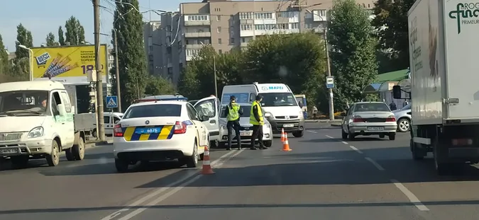 На Конякіна у Луцьку сталася аварія: рух ускладнений (фото)