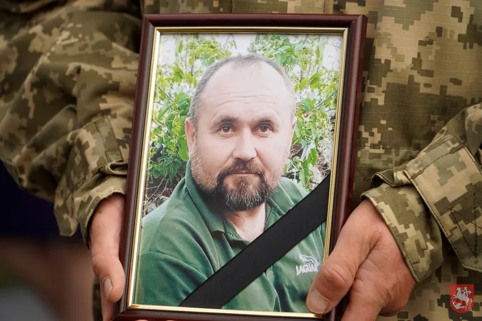 На Волині провели в останню дорогу Героя Романа Нікітіна (фото)