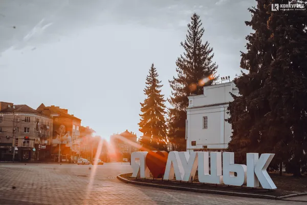 Ранок карантинного 1 квітня у Луцьку (фото)