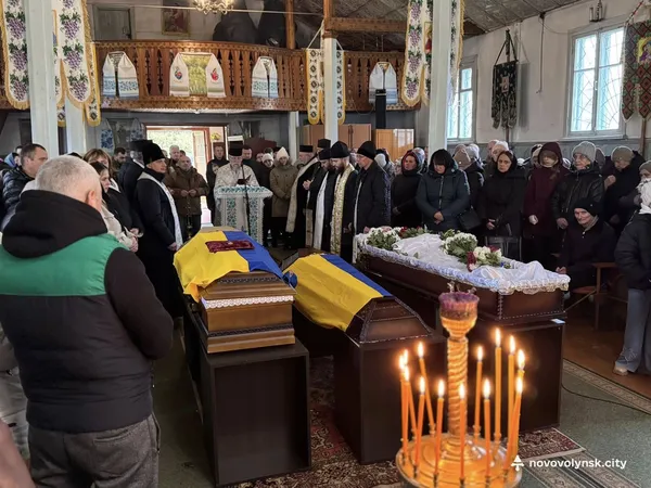 У Нововолинську попрощалися із загиблими воїнами Олександром Малєвим та Миколою Поплавським (фото)