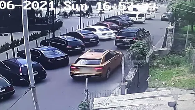 У Луцьку «тойота» заднім ходом врізалася в «ауді» (відео)