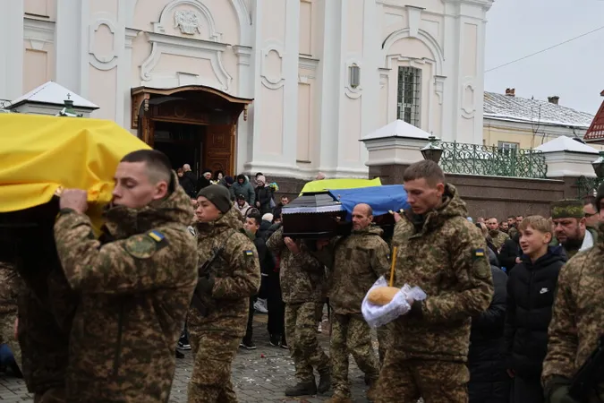 Луцьк попрощався з двома Героями – Вадимом Радюком та Романом Сокольським