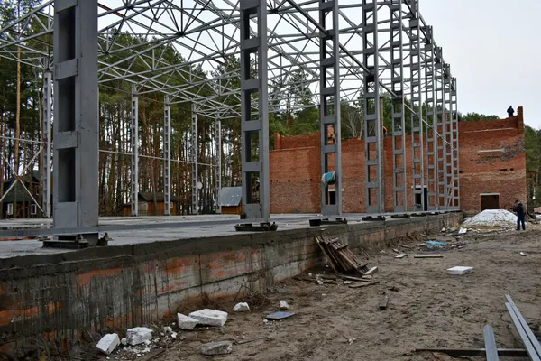 Зводять третій поверх: на березі Світязя будують спорткомплекс за 19 мільйонів гривень (фото)