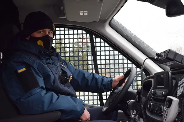 Нацгвардійці патрулюватимуть вулиці Луцька на спецавтомобілі (фото)