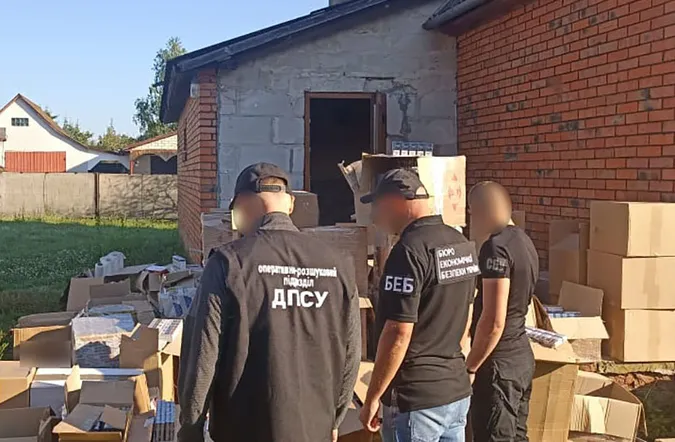 На Волині викрили схему продажу підроблених сигарет
