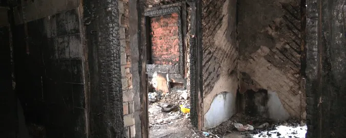 У Володимирі люди воюють з сусідом, який постійно підпалює власний будинок