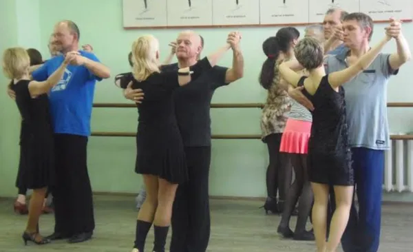Де і за скільки вчаться у Луцьку танцювати дорослі (фото, відео)