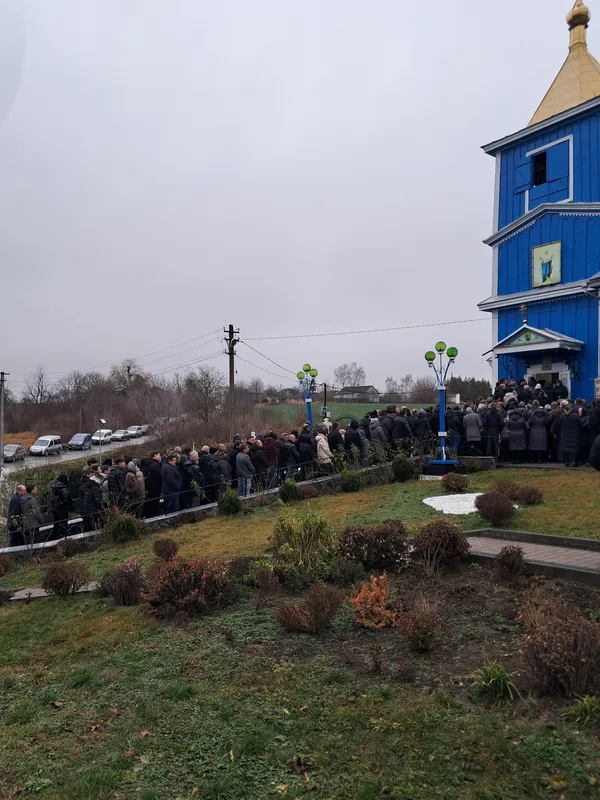 На Волині попрощалися із полеглим захисником Леонідом Рекрутом (фото)