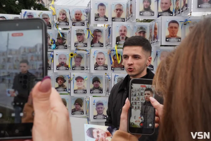 «Для мене це вже моя реальність»: у Луцьку зустріли Павла Літвіна після 50 місяців російського полону (фото)