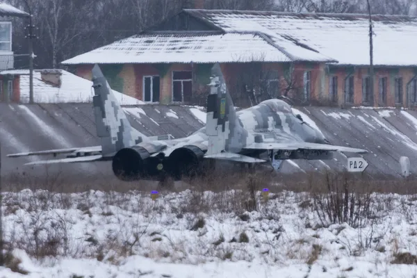 На луцький аеродром з бойового чергування повернулися фронтові винищувачі (фото)