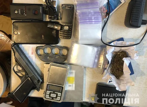 На Волині затримали чоловіків, які виготовляли наркотики