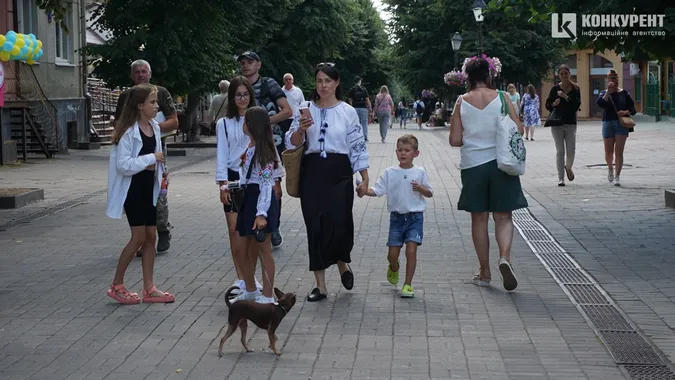 Що вдягнули лучани на День Незалежності (фото)
