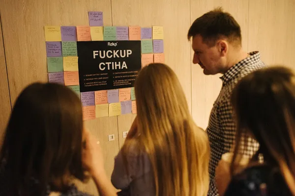 Cтерли з google, матюк в ефірі, попав на тисячі: перший  F%ckUp Nights у Луцьку (ФОТО)