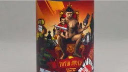 Пляшка львівського пива з оголеним путіним на етикетці стала експонатом Британського музею (фото)
