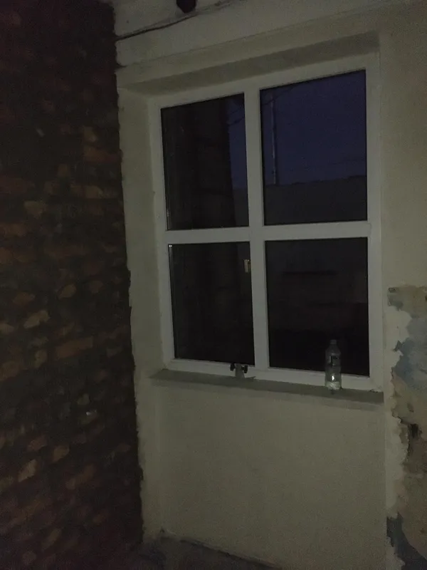 У Луцьку замурували прохід між «Динамо» і синагогою: виник конфлікт (фото)