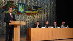 Як Палиця влаштував у театрі обговорення бюджету