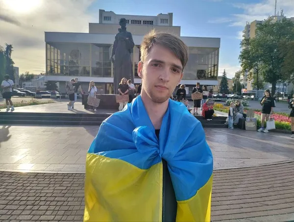 У Луцьку сотня людей вийшла на акцію за повернення Федорова на посаду Міноборони (фото)