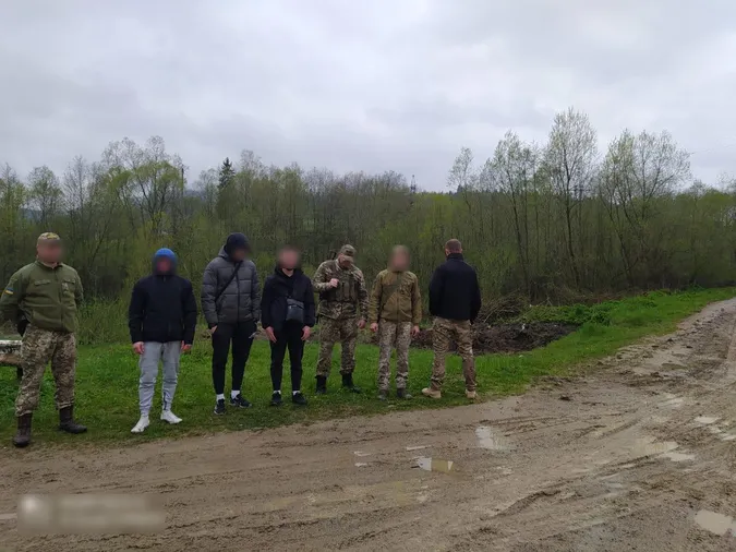 Не дійшов 1,5 км: під кордоном зловили 28-річного ухилянта з Луцька (фото)