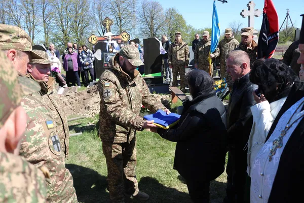На Волині попрощалися із Героєм Василем Фаринюком (фото)