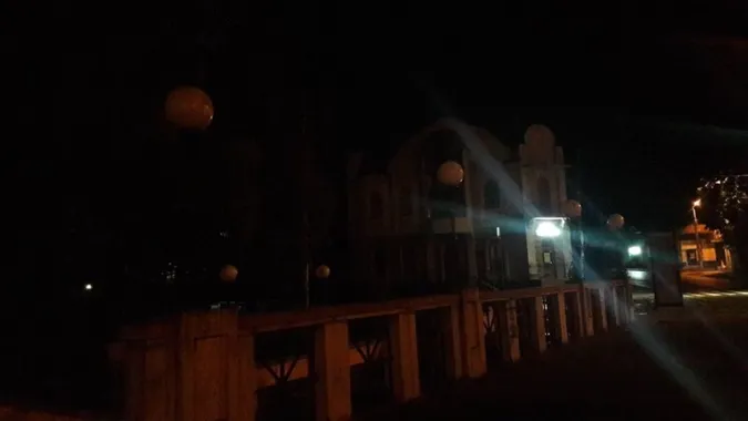 Лучани скаржаться на темінь у Старому місті (фото)