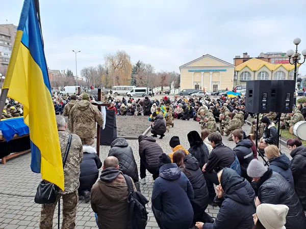 Загинули в один день: волиняни попрощались із Героями Миколою Бобром та Євгенієм Куколою (фото)