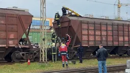 У Луцьку 14-річний хлопець виліз на потяг і отримав опіки всього тіла: подробиці (фото)