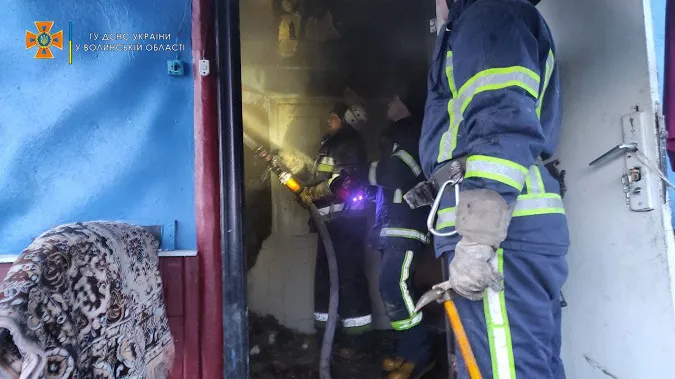 У селі під Луцьком в пожежі постраждала 11-річна дитина (фото, відео)