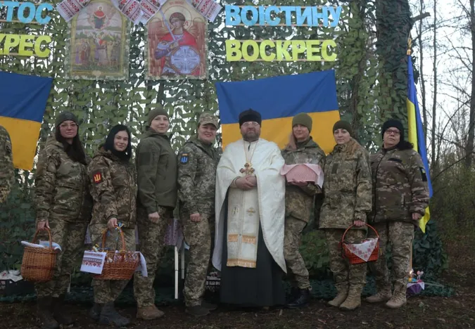 Бійці князівської бригади з Волині відзначили Великдень на фронті (фото)