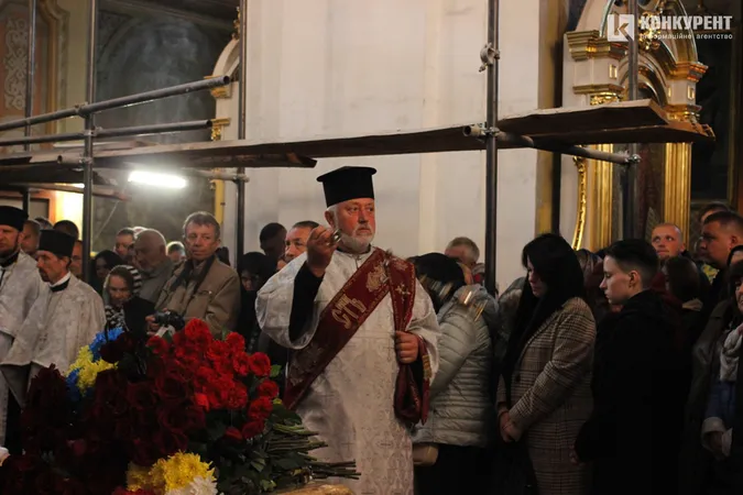 У Луцьку попрощалися із загиблими захисниками Ігорем Бохонюком і Романом Волошкіним (відео)