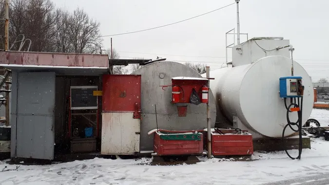 За день на Волині «накрили» 8 нелегальних АЗС (фото)