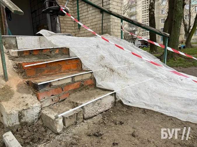 На Волині вандали пошкодили сходи нової благодійної їдальні (фото)