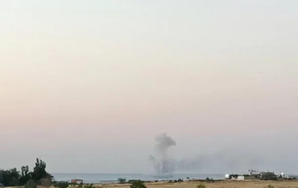 Тривога й вибухи в росії та в Криму: що сталося (відео)